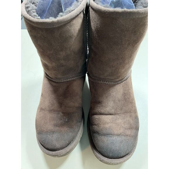 UGG Australia‎ Classic Short Chocolate Chestnut Brown Suede Boots Sz 8 5825 - Picture 1 of 7
